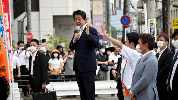 遭枪击身亡的日本前首相安倍晋三，也是“安倍派”。
